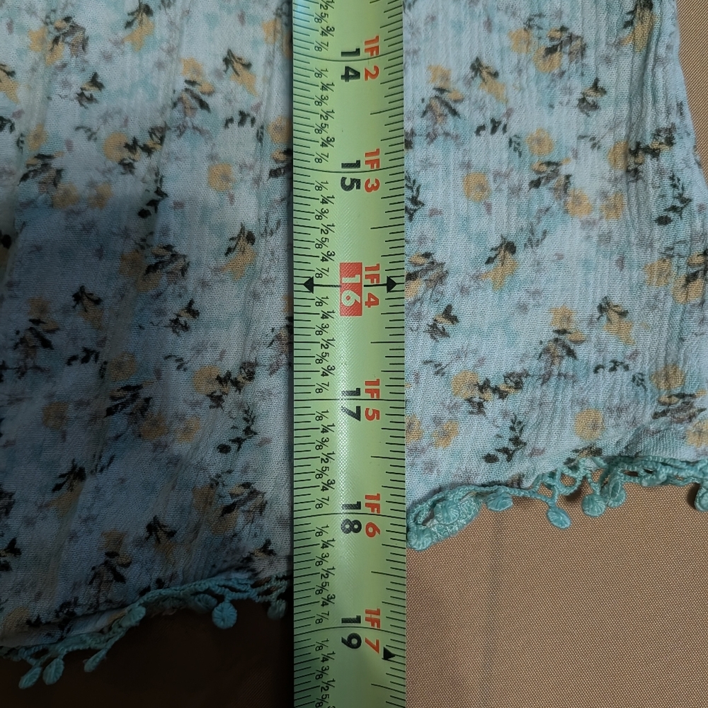 Belle Du Jour Ditsy Floral Blouse with Crochet Trim - Picture 11 of 12